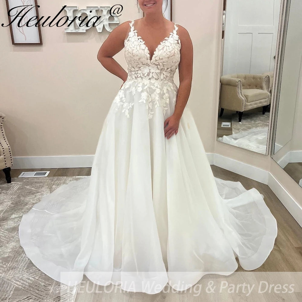 HEULORIA Elegant Lace Wedding Dress V Neck Organza Skirt Bride Dress 50cm / 26W / White HEULORIA Elegant Lace Wedding Dress V Neck Organza Skirt Bride Dress 50cm / 26W / White