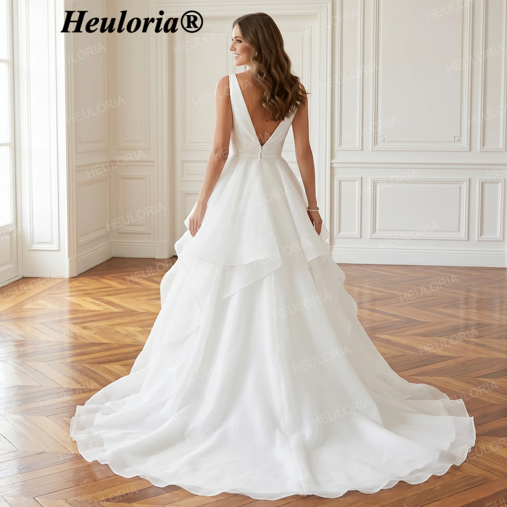 HEULORIAElegant V-Neck Tiered Organza A-Line Wedding Dress with Pleated Bodice AL-236
