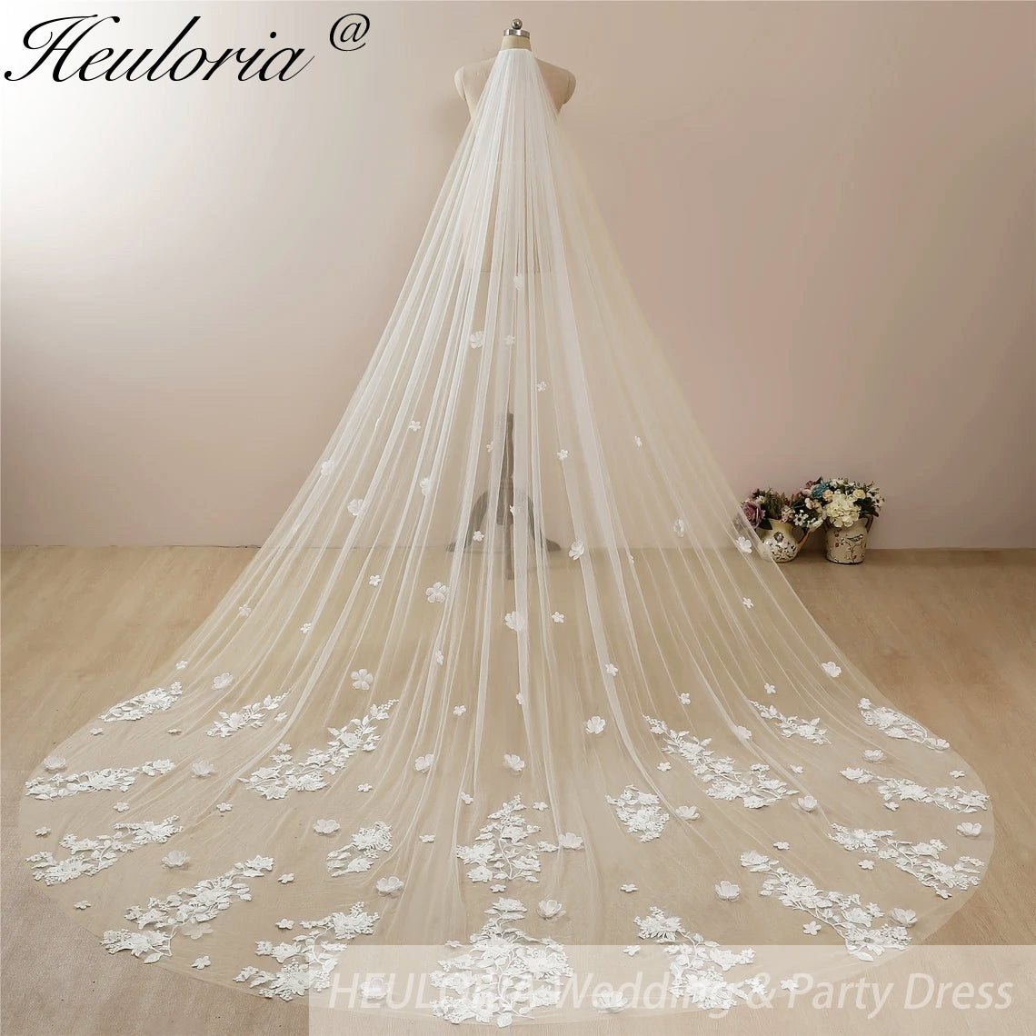 Cathedral Wedding Veil Lace bridal veil with Metal Comb Length 300cm width 300cm for Bride VL-129