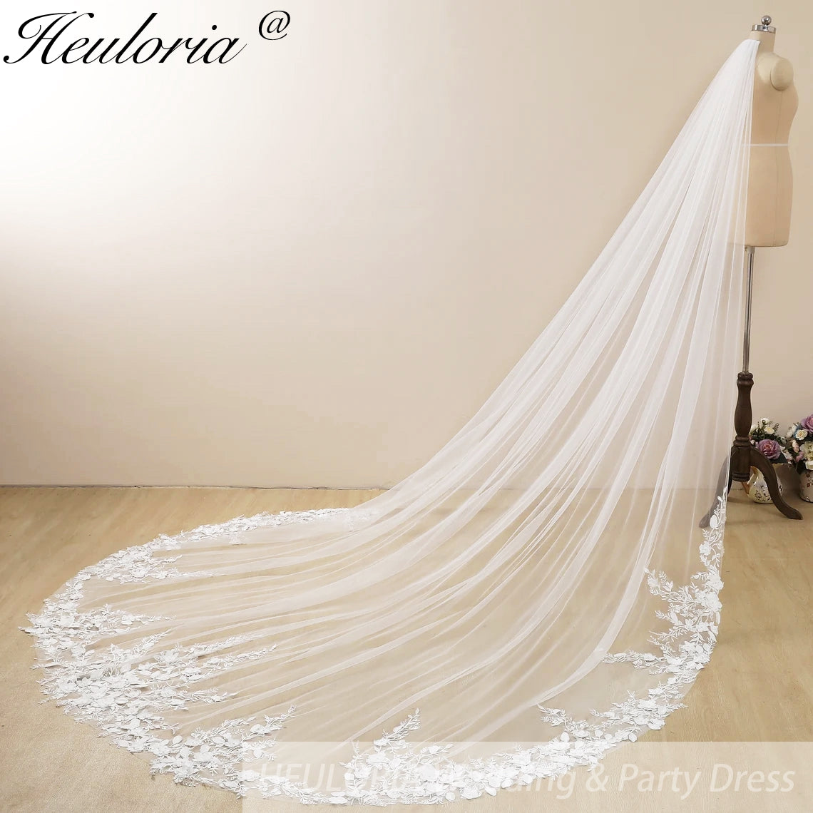 Cathedral Wedding Veil Lace bridal veil with Metal Comb Length 300cm width 300cm for Bride VL-122