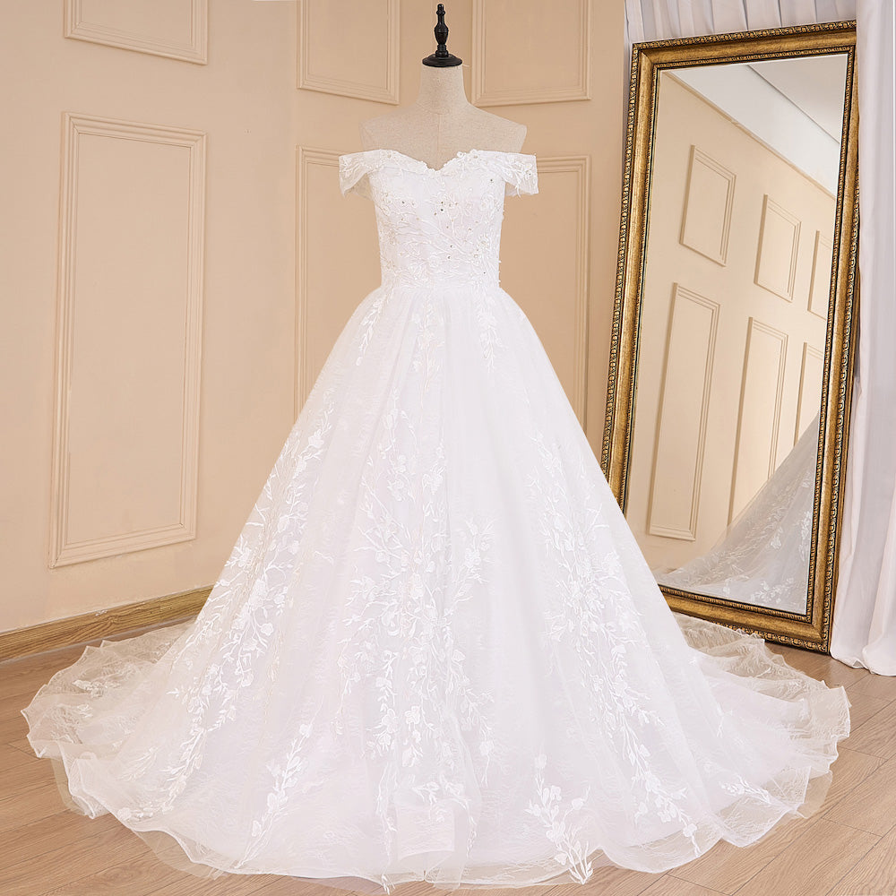 Off-the-Shoulder Sweetheart Lace Wedding Dress | Ball Gown with Train Ivory / 26W / 100cm Off-the-Shoulder Sweetheart Lace Wedding Dress | Ball Gown with Train Ivory / 26W / 100cm
