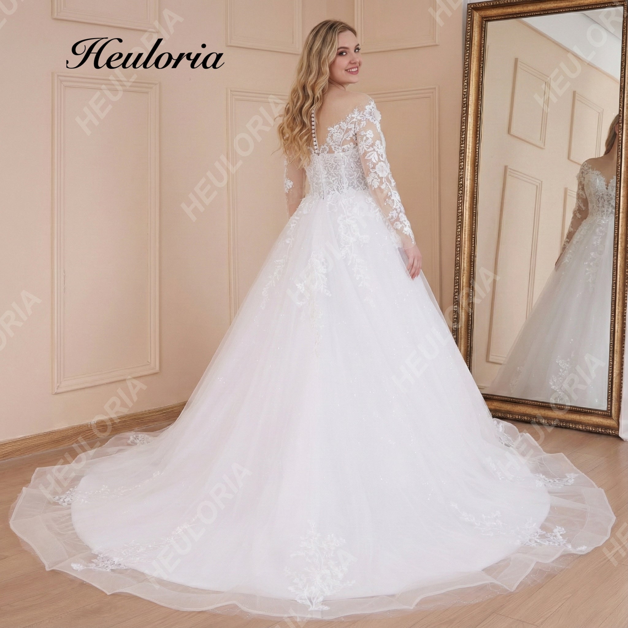 HEULORIA Illusion V-Neck Long Sleeve Lace Wedding Dress with 3D Floral Appliques & Shimmering A-Line Skirt AL-559 plus Image secondaire du produit
