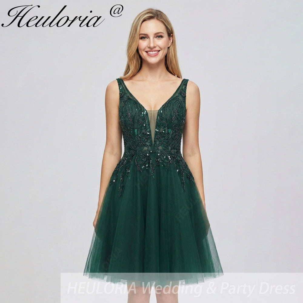 Heuloria Dark Green V-Neck Sequin Homecoming Dress - Short Tulle A-Line Cocktail Gown with Illusion Neckline ED-301 Image principale du produit