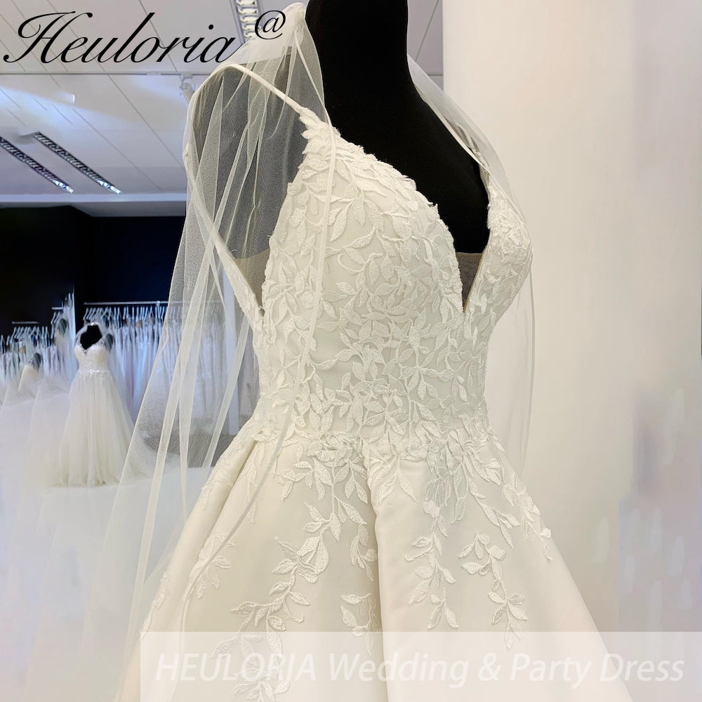 HEULORIA Spaghetti Straps A line wedding lace applique satin Bridal Gown V Neck Satin Floor Length Customized Vestido De Noche AL-919