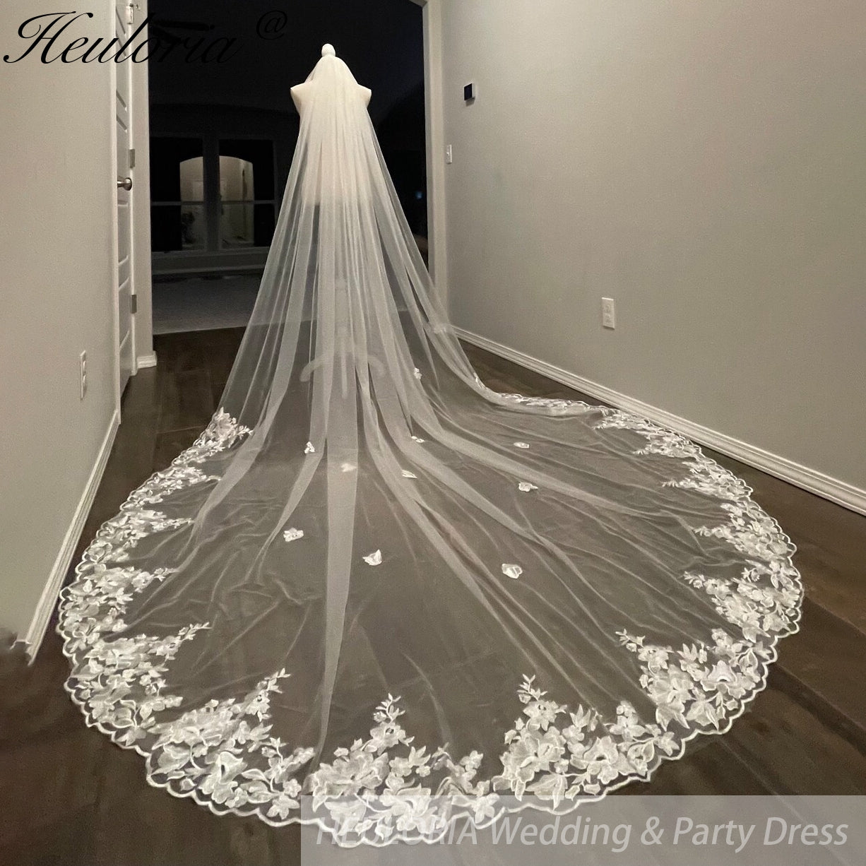 Cathedral Wedding Veil Lace bridal veil with Metal Comb Length 300cm width 300cm for Bride VL-154