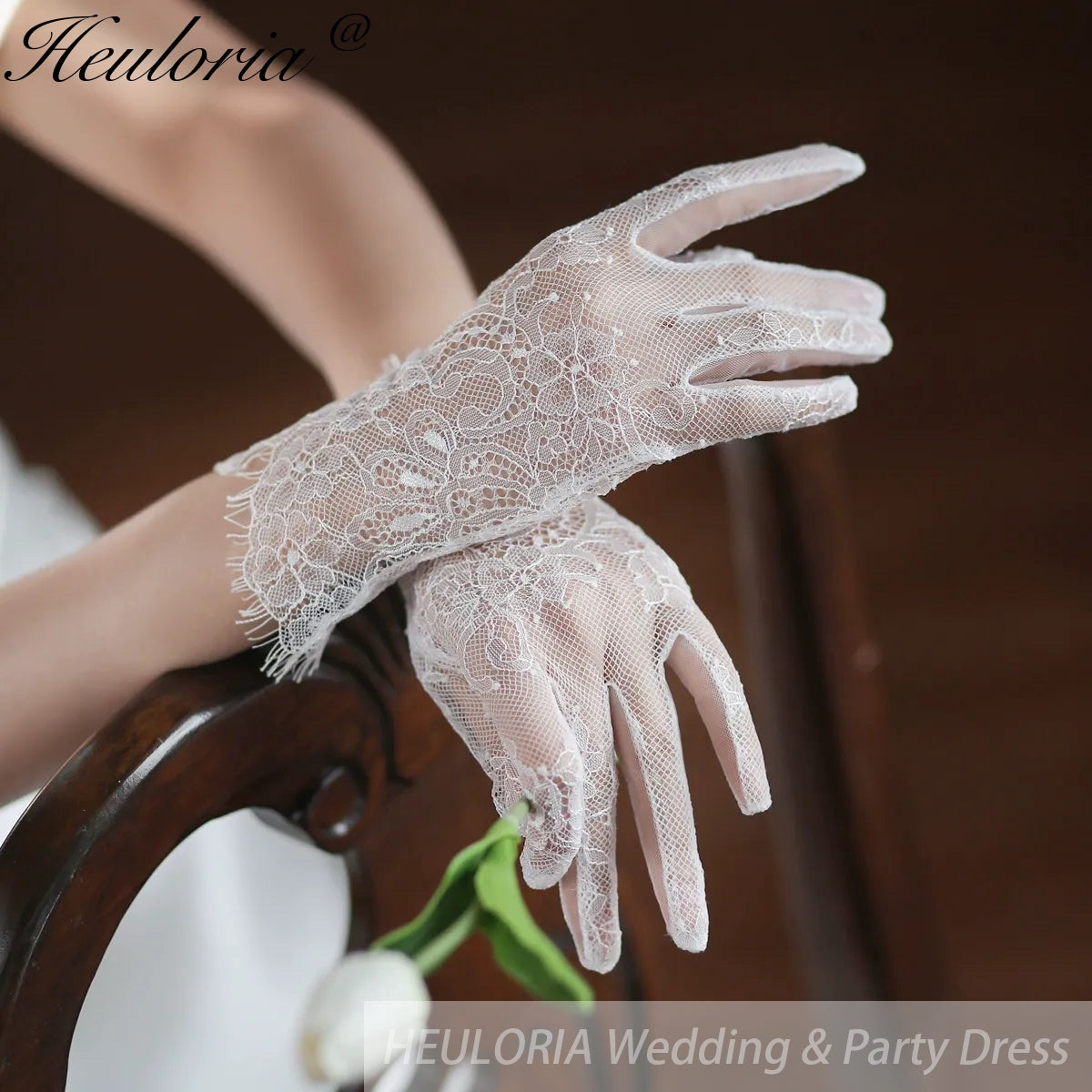 Fingertips Classic Length Tulle Bridal Gloves With Lace GL-06 Imagen secundaria del producto