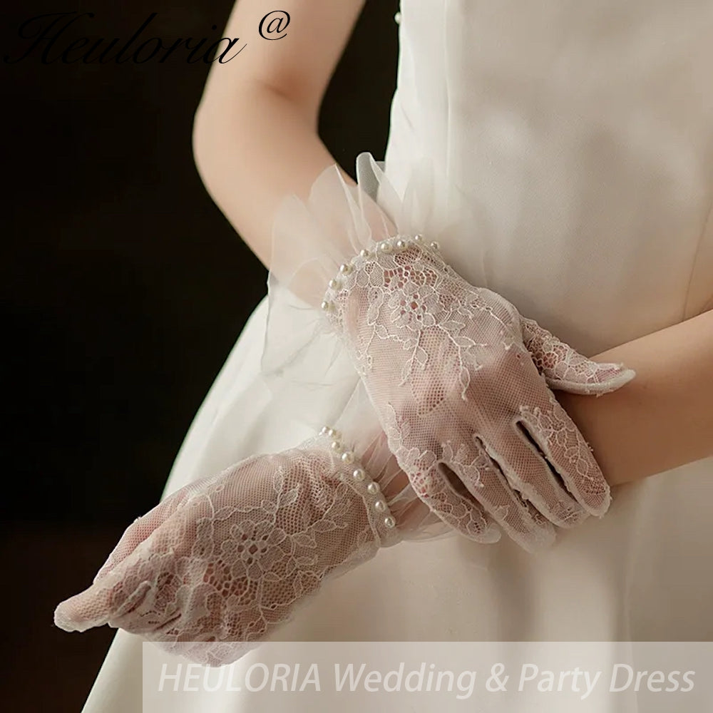 Fingertips Classic Length Tulle Bridal Gloves with pearls GL-12 Imagen principal del producto