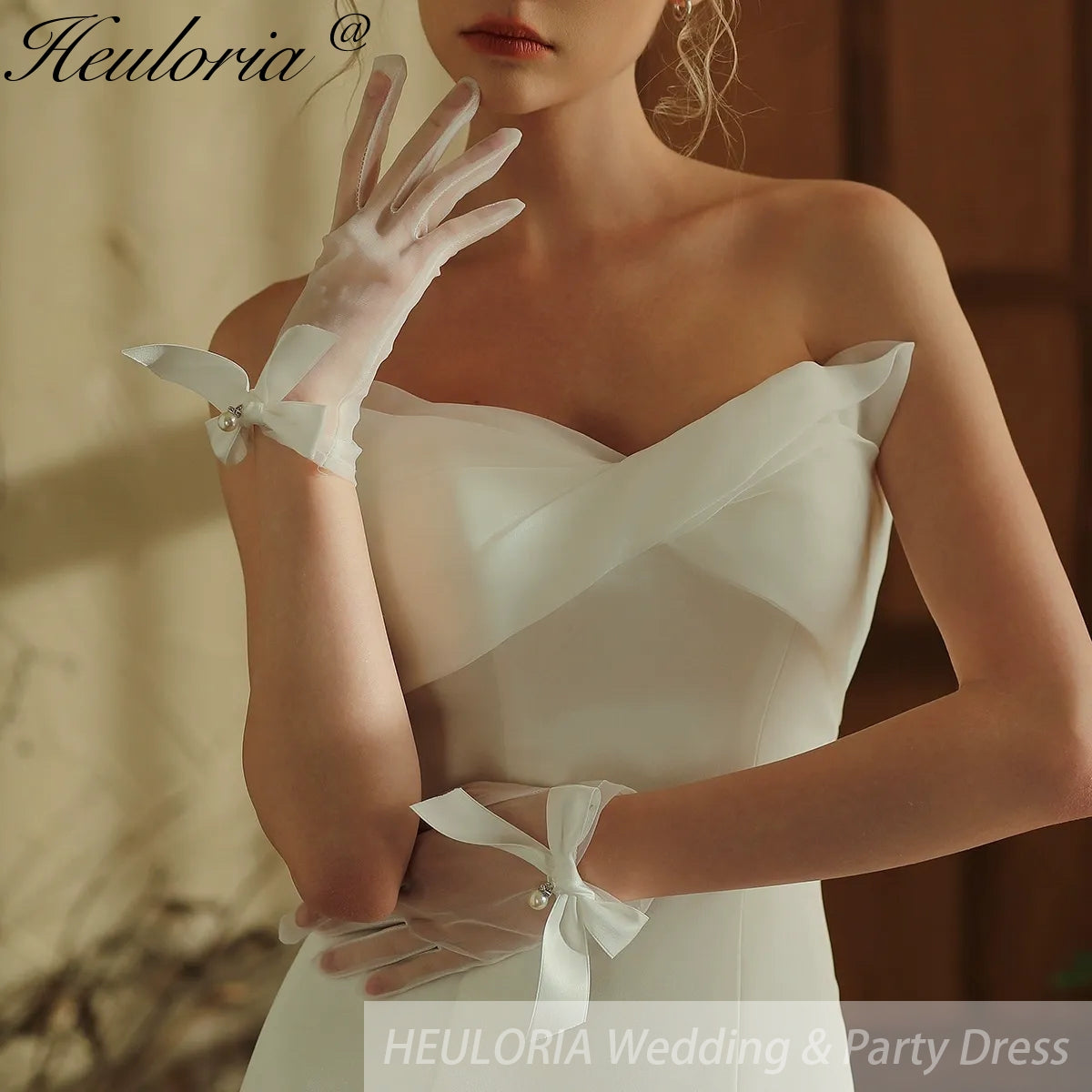 Fingertips Classic Length Tulle Bridal Gloves With satin bow GL-10