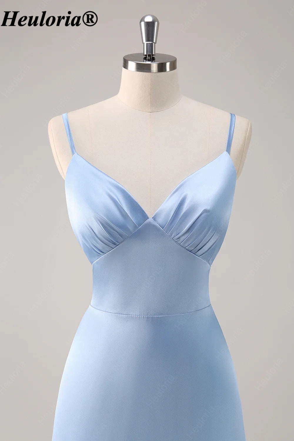 heuloria Sky Blue V-Neck Satin Bridesmaid Dress with Tiered Skirt ed-547