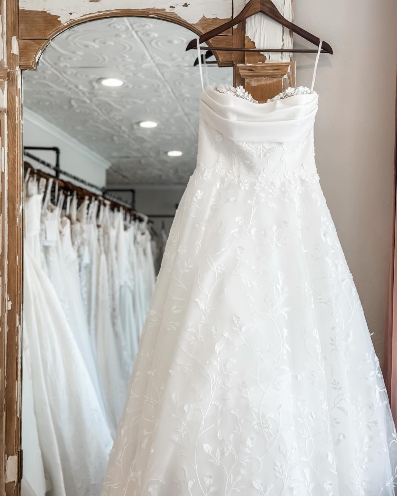 HEULORIA Floral Lace A-Line Wedding Dress with Draped Strapless Bodice BA-34 Secondary image