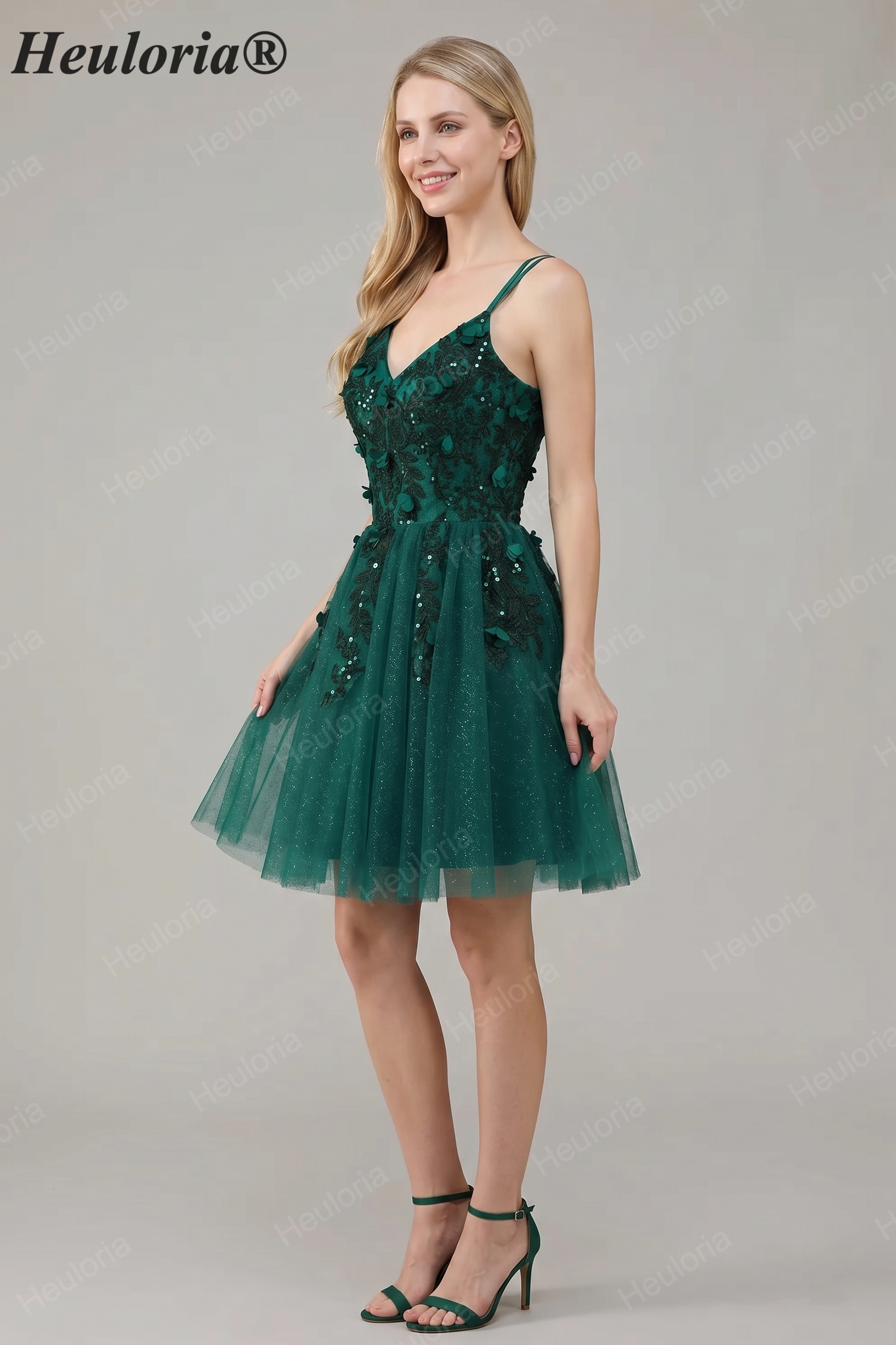 HEULORIA Sparkly Emerald Green V-Neck Homecoming Dress with 3D Floral Lace & Open Back ED-323 Immagine secondaria del prodotto